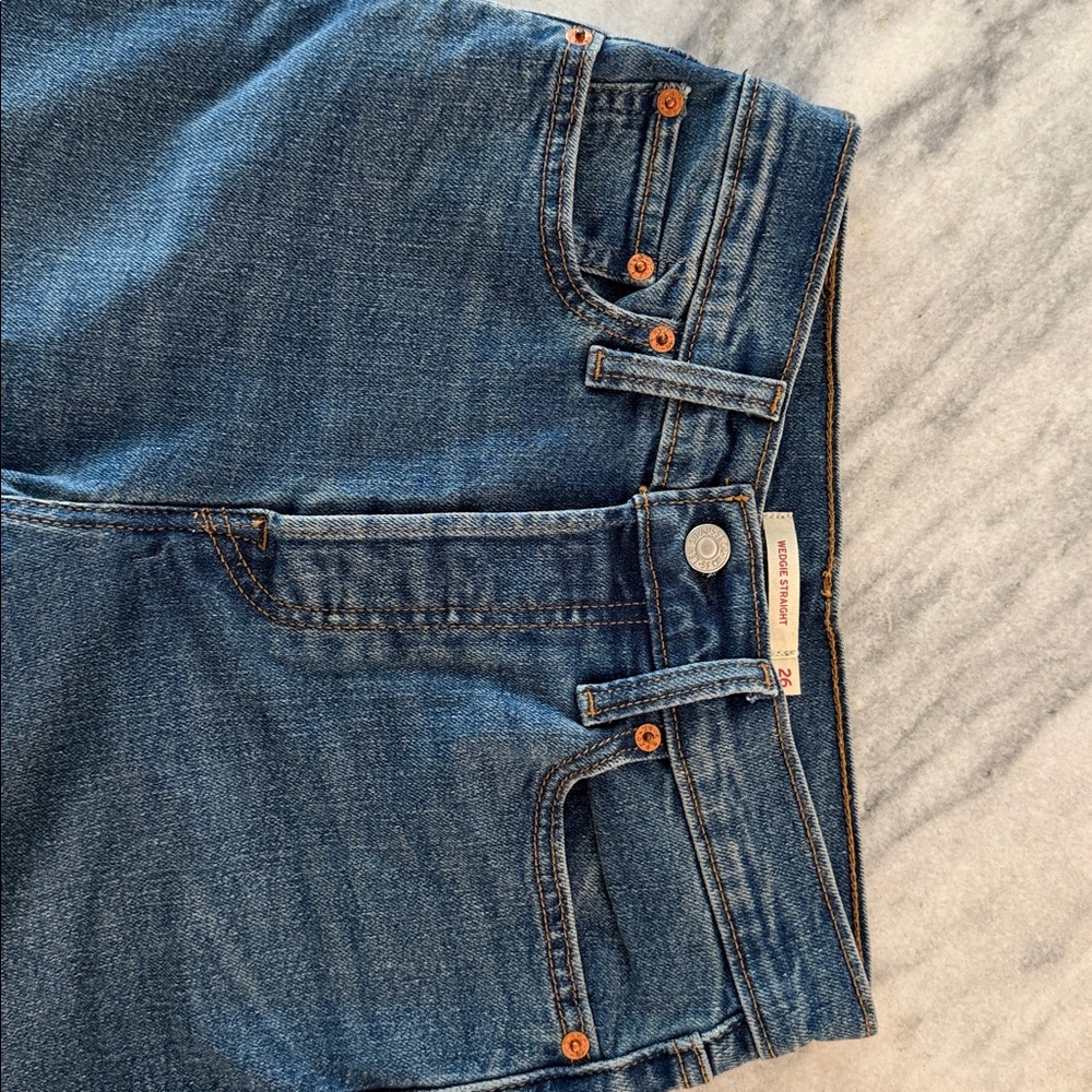 Levi’s Classic Mid-Blue Denim Jeans Size 26 - Picture 2 of 5